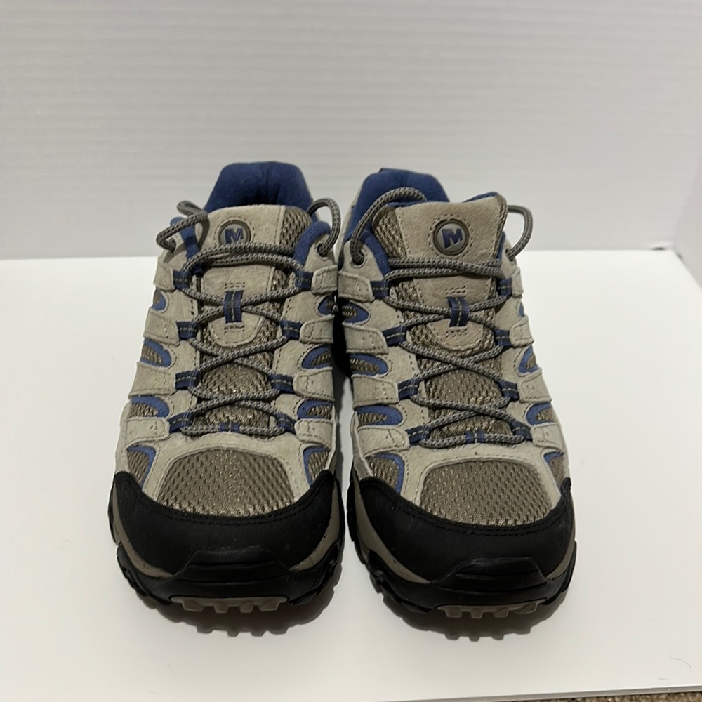 Women’s Merrell Moab II  size 9.5 medium BNNB